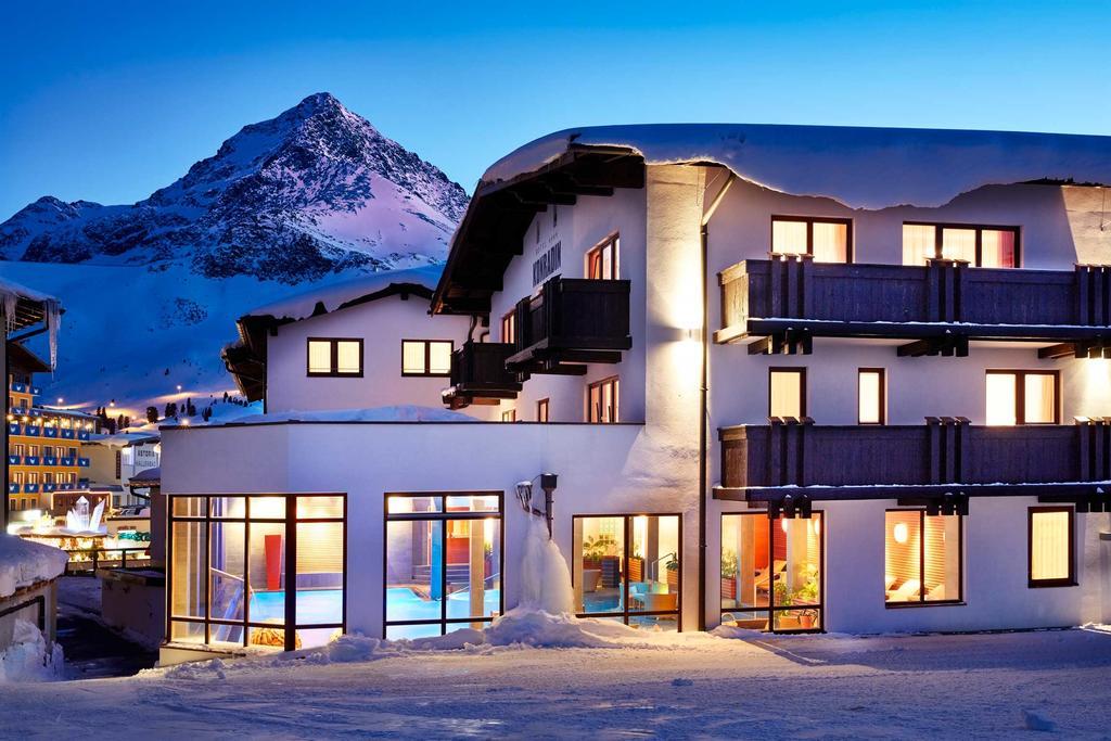 Hotel Konradin Кюхтай Экстерьер фото